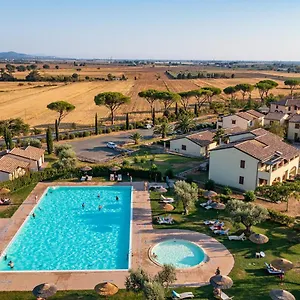 Le Corti Di Montepitti Aparthotel